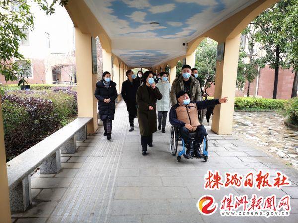 谭艳近期照片,谭艳近期照片，变化中的自信与成就感的励志之旅