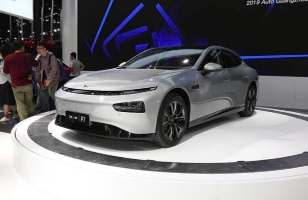 最新特斯拉车型，时代的领跑者