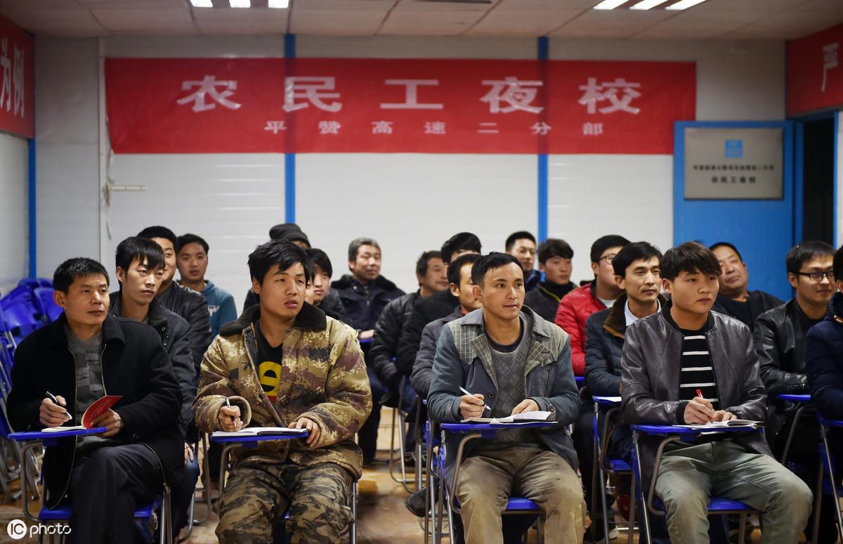 最新水电工带班招聘，行业背景、需求与地位分析