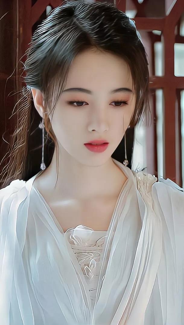 鞠婧祎最新绝美照片曝光，瞬间惊艳全网！
